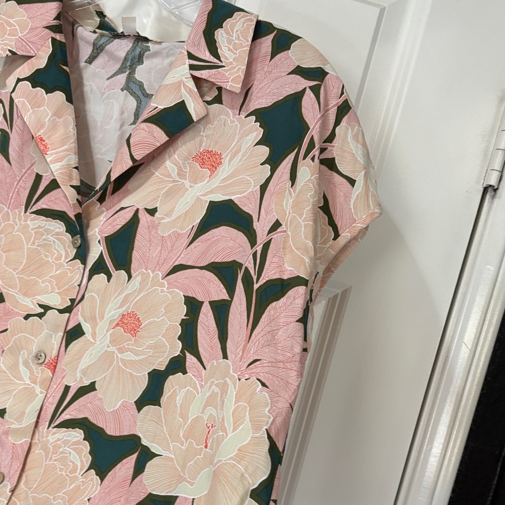 Hawaiian Floral Button-Up Blouse - Pink and peach cropped pinup tiki style top - Picture 4 of 5